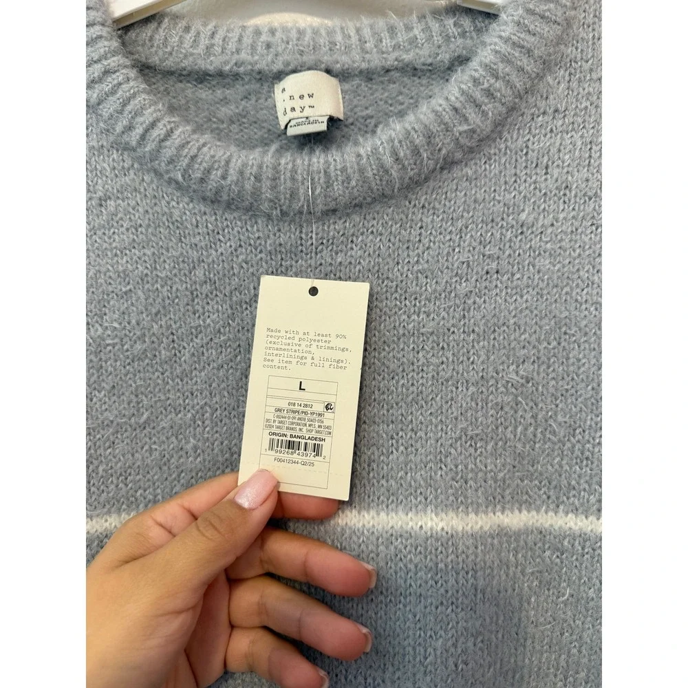 A New Day Women Grey White Striped Fuzzy Crewneck Sweater Large NWT